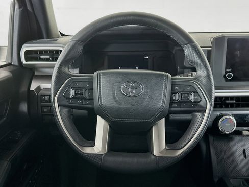 Used 2025 Toyota 4Runner SR5 image 18