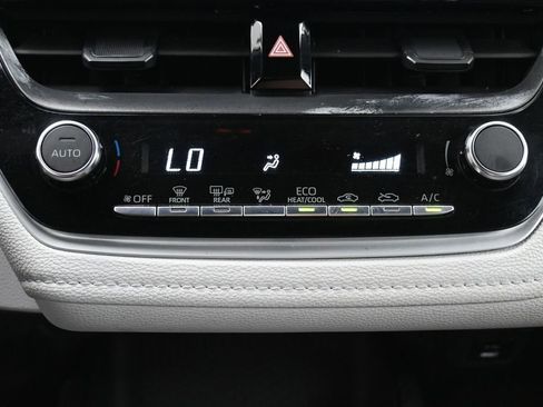 Certified 2024 Toyota Corolla SE FWD image 20