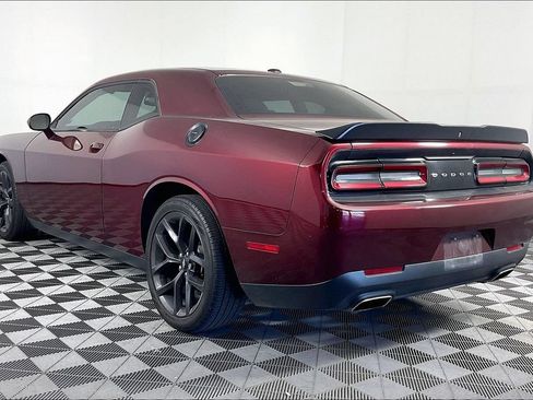 Used 2019 Dodge Challenger SXT w/ Blacktop Package RWD image 2