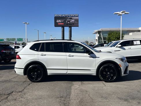 Certified 2023 Volkswagen Tiguan SE R-Line image 28