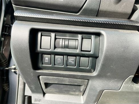 Used 2022 Subaru Crosstrek 2.0i Premium w/ Moonroof Package image 10