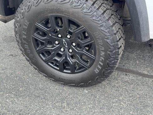 Used 2023 Chevrolet Colorado Trail Boss w/ Advanced Trailering Package image 9