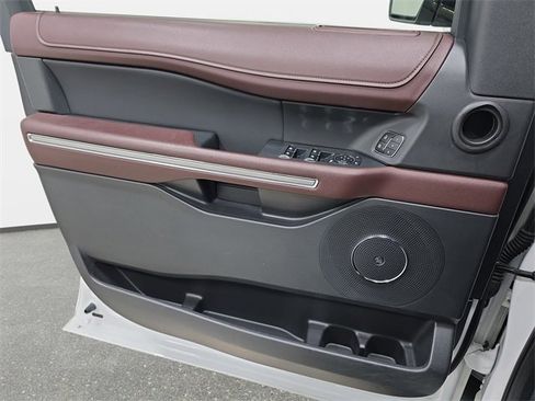 Used 2024 Ford Expedition Max Limited image 27