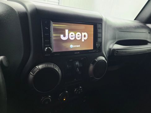 Used 2017 Jeep Wrangler Unlimited Sport AWD/4WD image 24