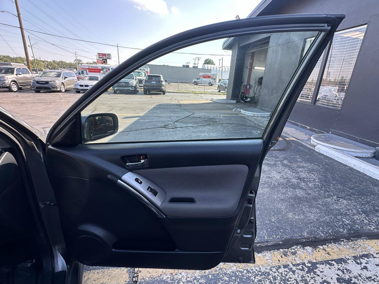 Used 2008 Toyota Matrix FWD image 40