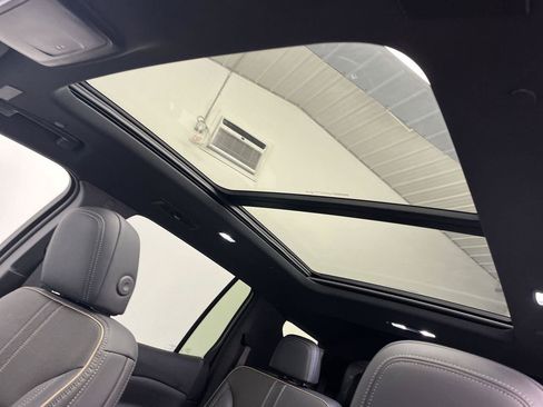Certified 2026 Chevrolet Traverse High Country w/ LPO, Floor Liner Package AWD/4WD image 6