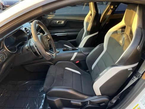 Used 2021 Ford Mustang Shelby GT500 w/ Technology Package RWD image 22