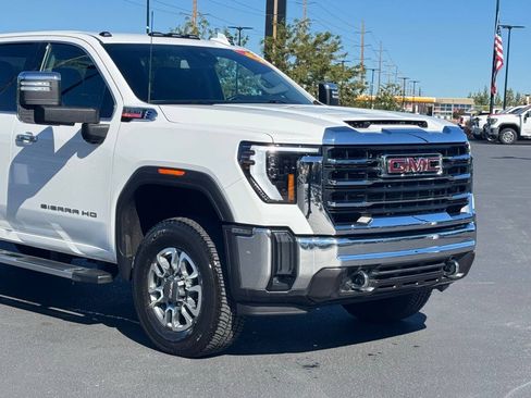 Used 2024 GMC Sierra 3500 SLT w/ SLT Convenience Package AWD/4WD image 4