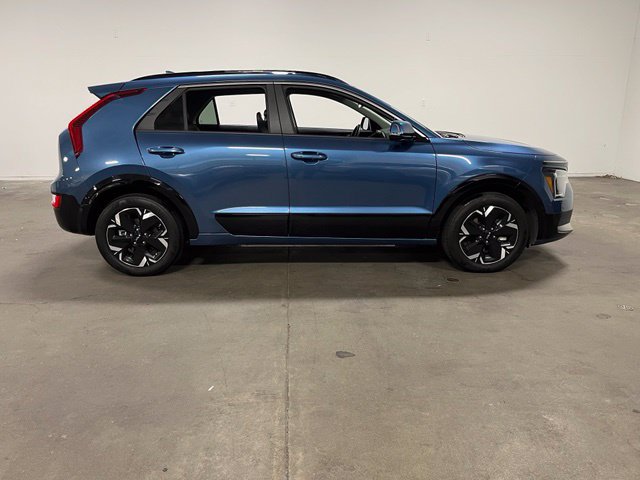 Used 2024 Kia Niro Wind w/ Wind Preserve Package FWD image 2
