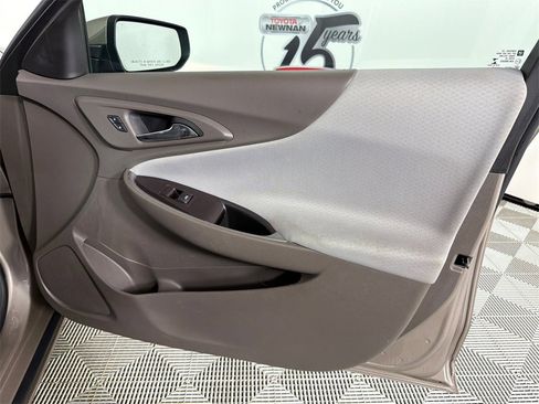 Used 2022 Chevrolet Malibu LT image 14