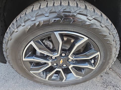 Used 2021 Chevrolet TrailBlazer ACTIV w/ Technology Package image 12