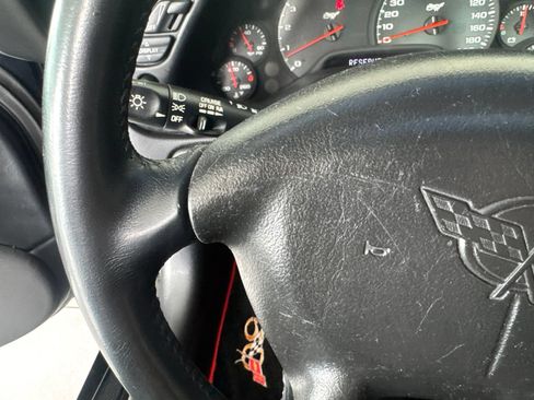 Used 2003 Chevrolet Corvette Convertible w/ Preferred Equipment Group1 RWD image 17