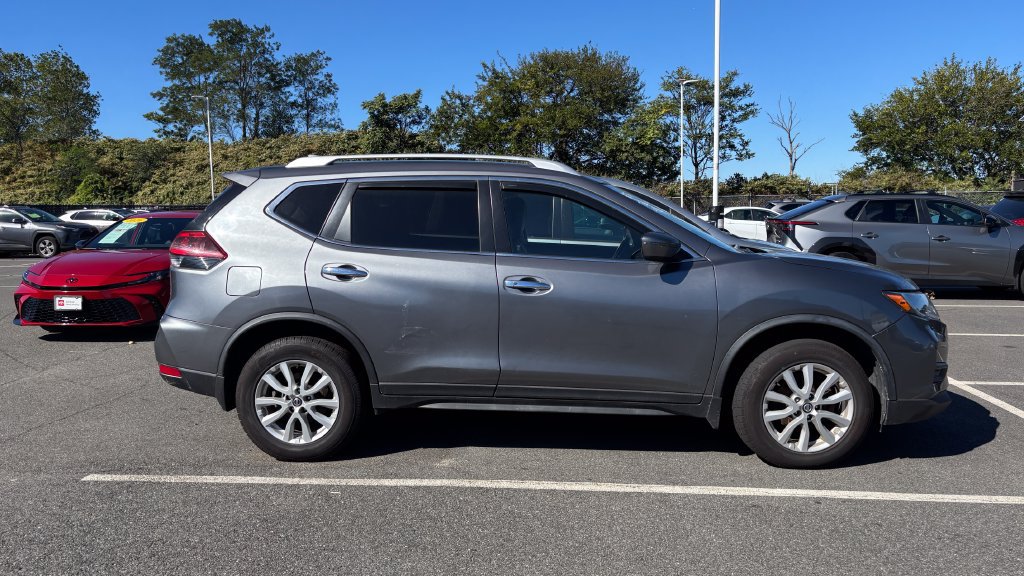 Used 2019 Nissan Rogue SV AWD/4WD image 4