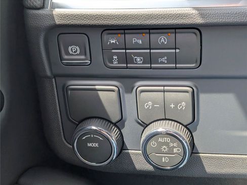 New 2026 Chevrolet Suburban RST w/ Comfort Package RWD image 32