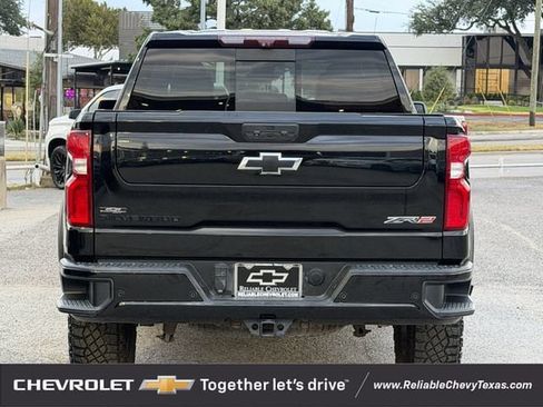 Used 2022 Chevrolet Silverado 1500 ZR2 w/ Technology Package AWD/4WD image 7