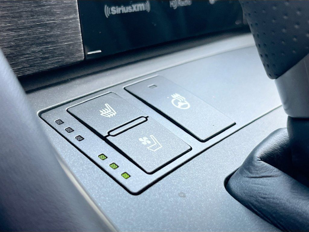 Used 2025 Lexus IS 500 w/ Accessory Package RWD image 20