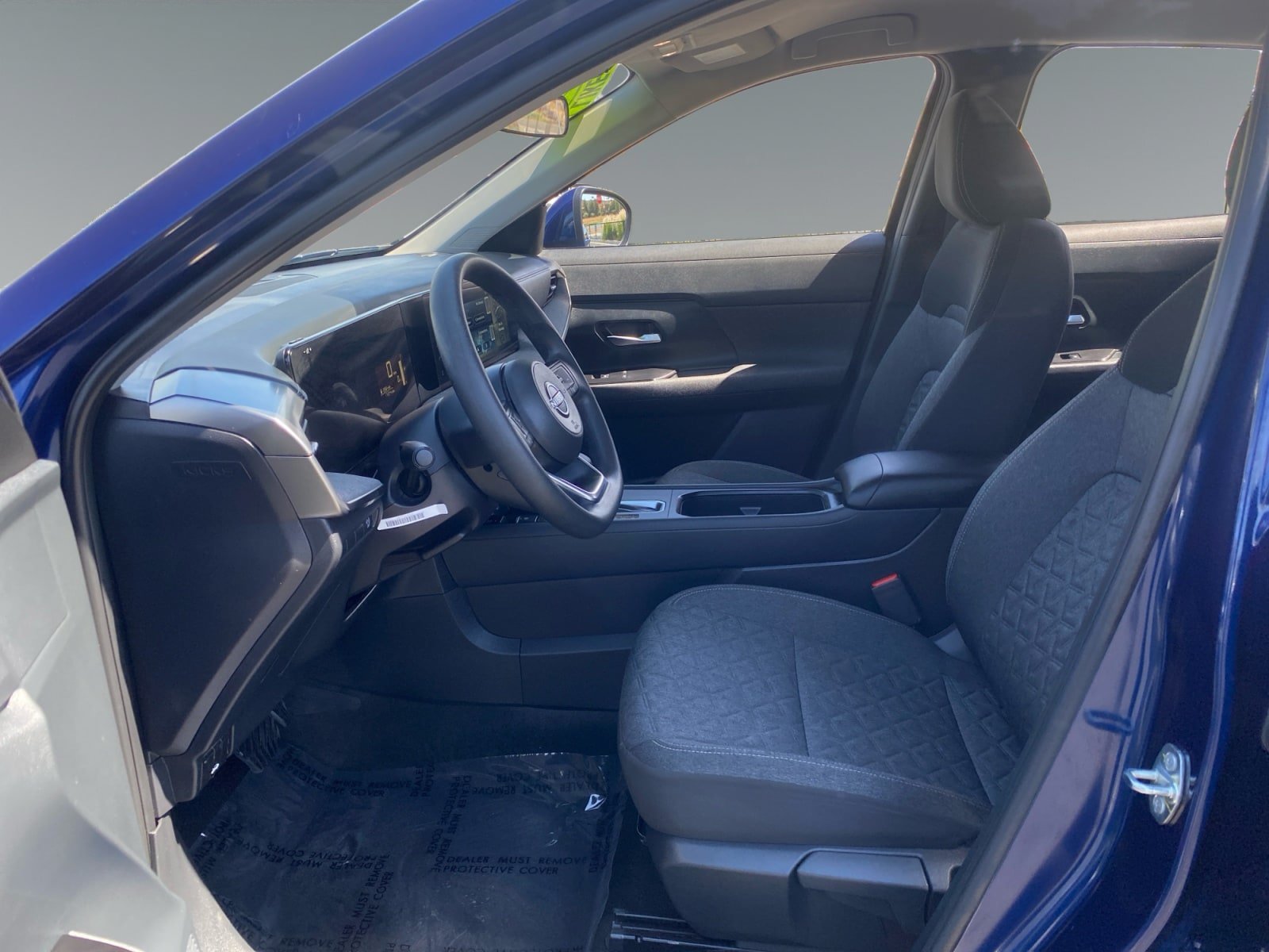 Used 2025 Nissan Kicks SV FWD image 9