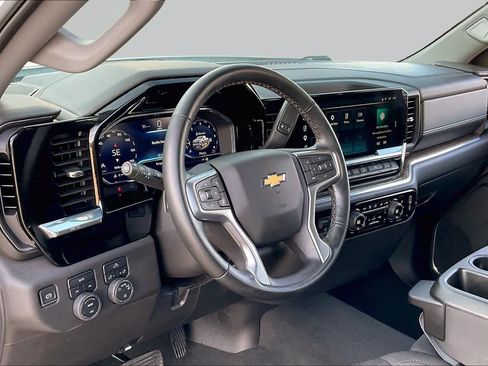 Used 2025 Chevrolet Silverado 1500 LT AWD/4WD image 17