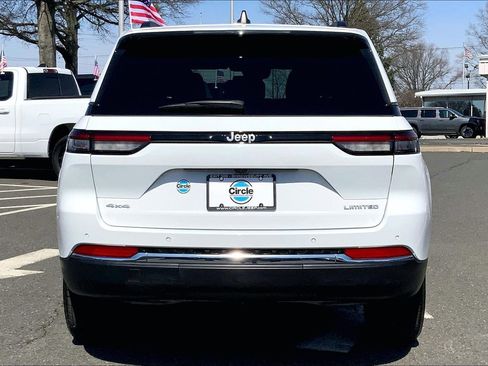 Used 2024 Jeep Grand Cherokee Limited image 4