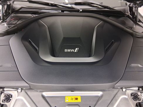 Used 2023 BMW i4 eDrive35 image 32