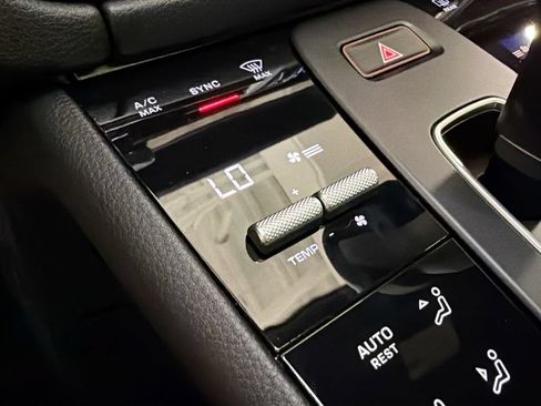 New 2026 Porsche Macan AWD/4WD image 17