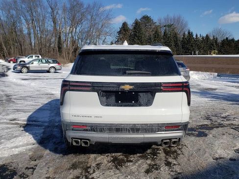 New 2026 Chevrolet Traverse LT w/ Sun and Wheel Package AWD/4WD image 5