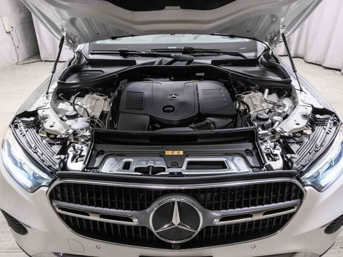 Certified 2025 Mercedes-Benz GLC 300 image 29