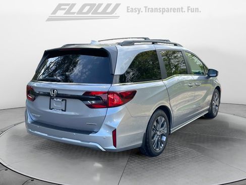 New 2026 Honda Odyssey Touring image 7