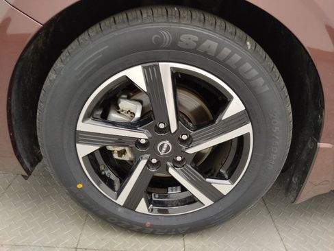 Used 2025 Nissan Sentra SV FWD image 31