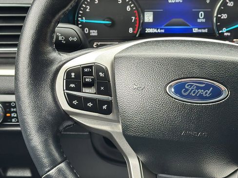 Used 2022 Ford Explorer XLT w/ Equipment Group 202A image 19