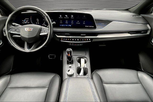 Certified 2025 Cadillac XT4 Sport w/ Cold Weather Package AWD/4WD image 7