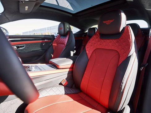 Used 2023 Bentley Continental GT Azure image 41