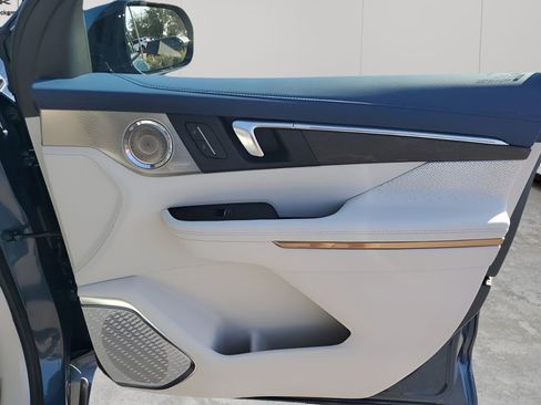 New 2026 Buick Enclave Avenir w/ Super Cruise Package image 13