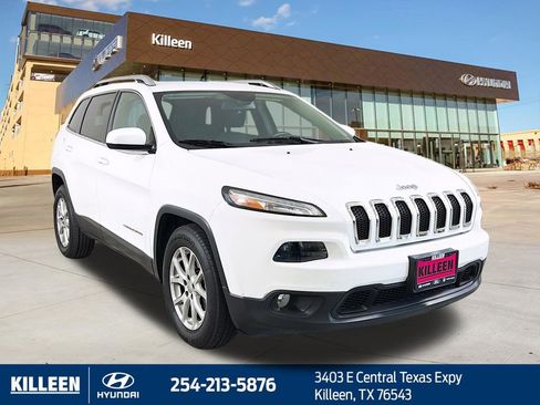 Used 2016 Jeep Cherokee Latitude w/ Comfort & Sound Group FWD image 1
