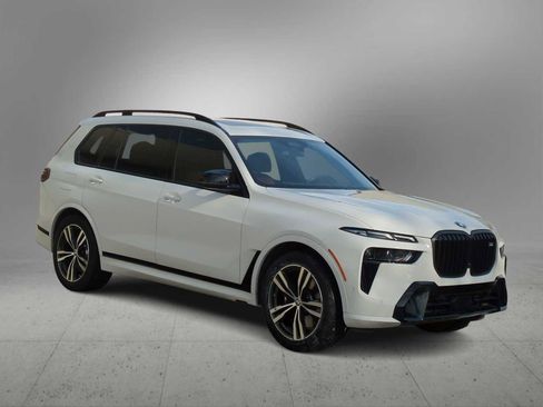 Used 2025 BMW X7 M60i image 2