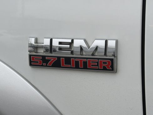 Used 2016 RAM 1500 Laramie image 7