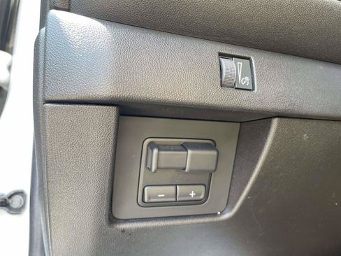 Used 2025 Chevrolet Colorado Trail Boss AWD/4WD image 16