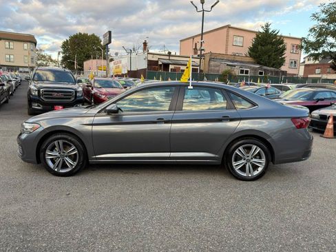 Used 2024 Volkswagen Jetta SE FWD image 7