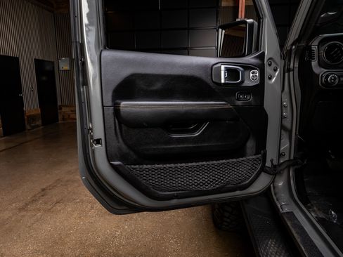 Used 2022 Jeep Gladiator Overland image 37