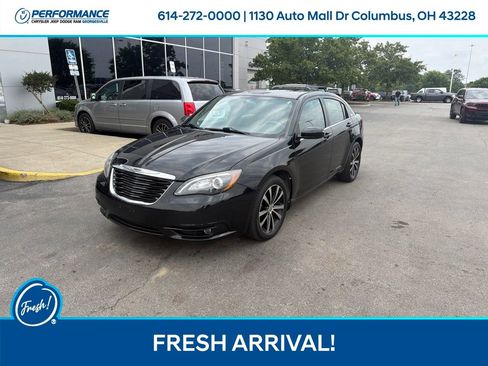 Used 2013 Chrysler 200 Touring w/ Cold Weather Group FWD image 8