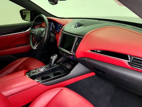 Used 2022 Maserati Levante GT AWD/4WD image 25