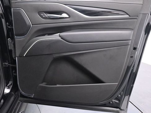 Used 2024 Cadillac Escalade ESV Sport AWD/4WD image 17