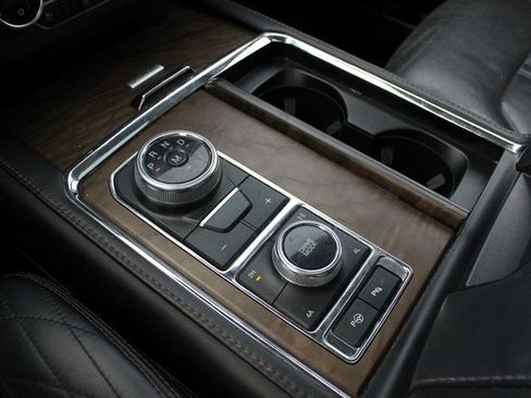 Used 2018 Ford Expedition Max Platinum image 8