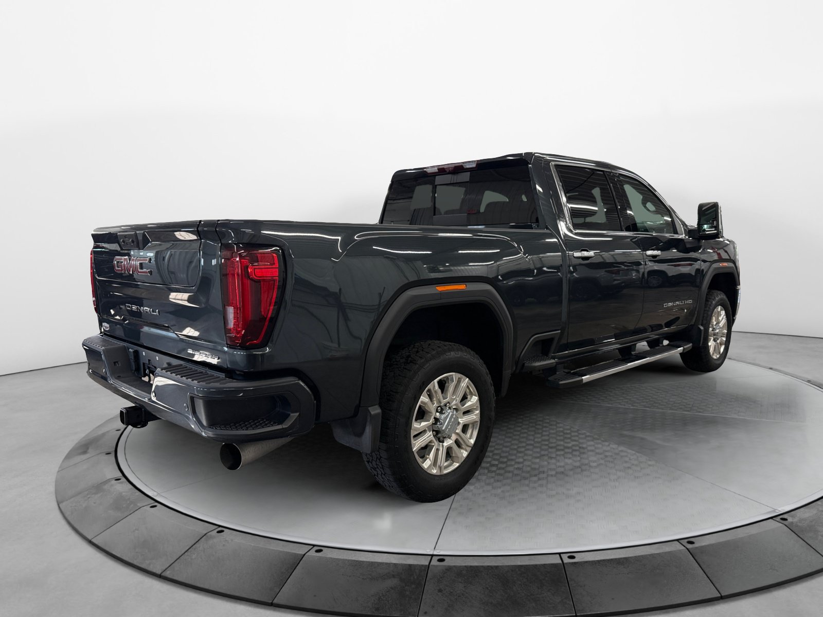 Used 2023 GMC Sierra 2500 Denali w/ Denali Ultimate Package AWD/4WD image 5
