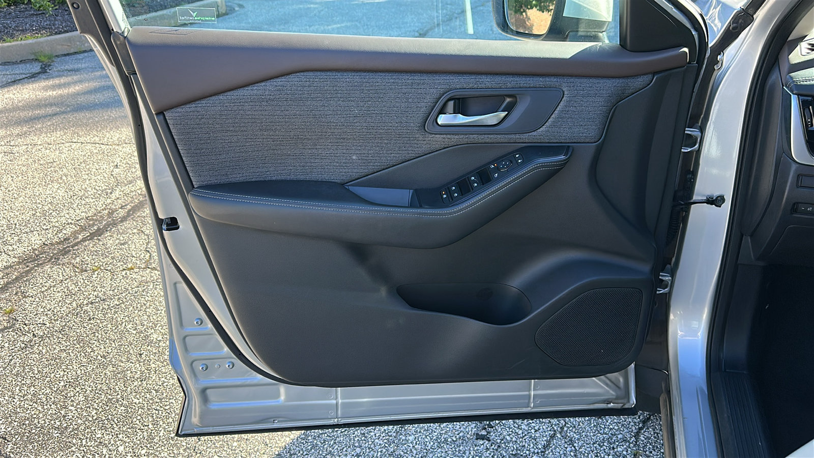 Certified 2022 Nissan Rogue SV AWD/4WD image 12