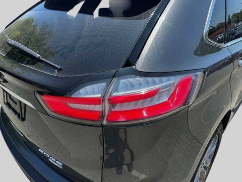 Used 2019 Ford Edge Titanium w/ Equipment Group 301A AWD/4WD image 9
