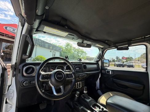 Used 2020 Jeep Gladiator Sport w/ Quick Order Package 24S image 32
