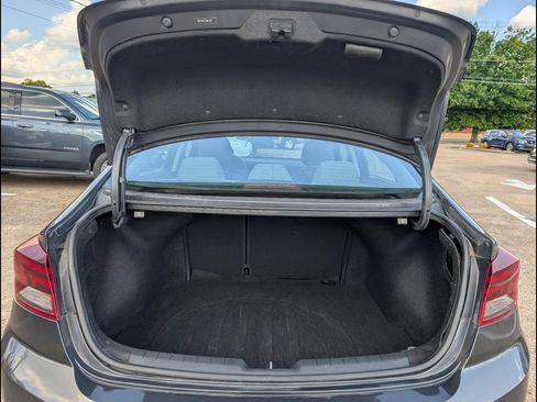 Used 2020 Hyundai Elantra SE FWD image 22