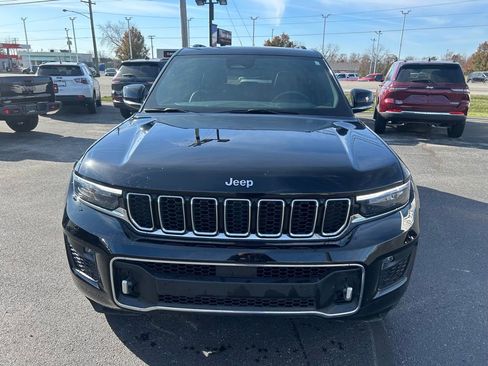 Used 2023 Jeep Grand Cherokee Overland AWD/4WD image 2