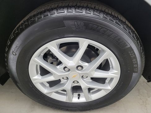 Used 2024 Chevrolet Equinox LT FWD image 31